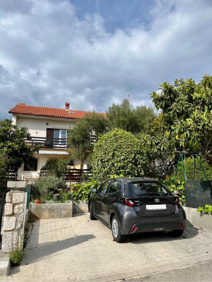 Apartmani Zora Cres Exterior photo