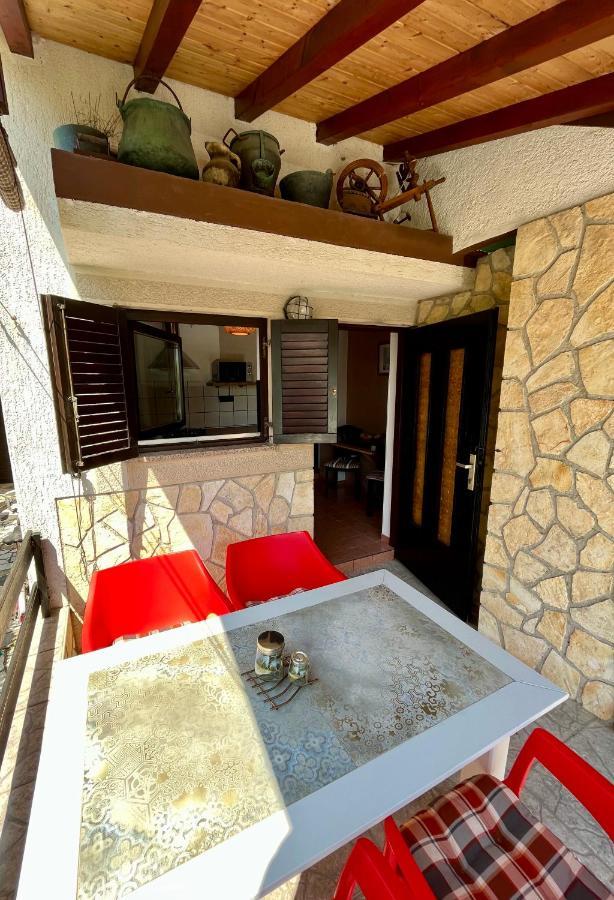 Apartmani Zora Cres Exterior photo